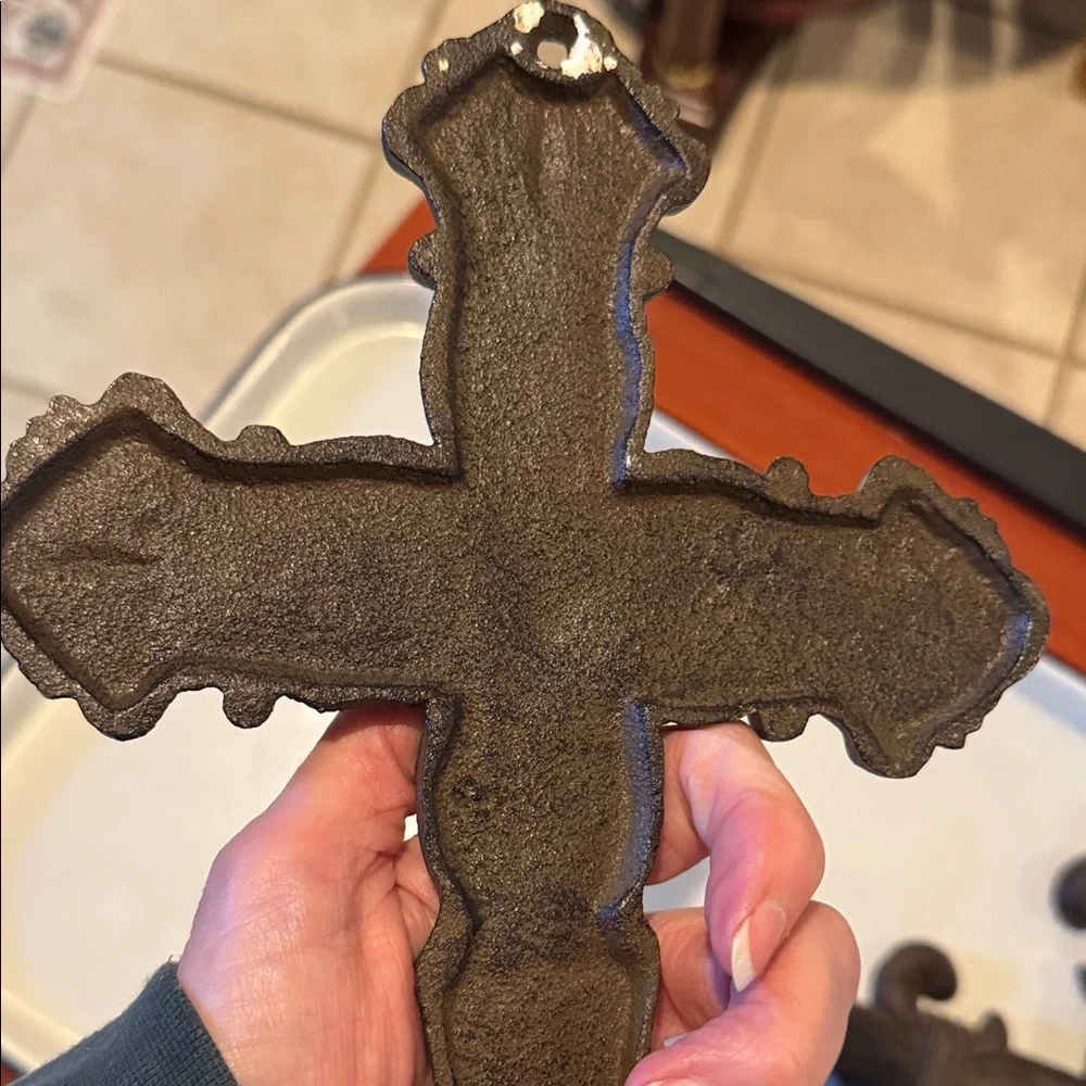 not known metal cross